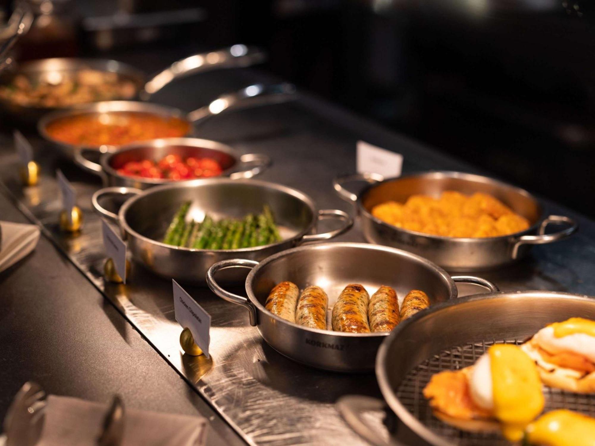 The Playford Adelaide - Mgallery Eksteriør billede A selection of prepared foods at a buffet
