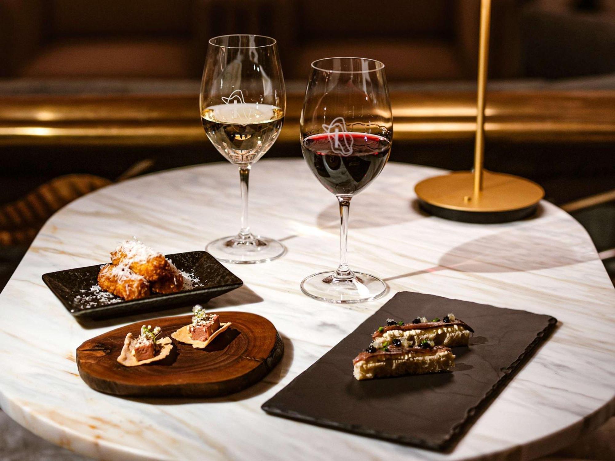 The Playford Adelaide - Mgallery Eksteriør billede Wine and tapas