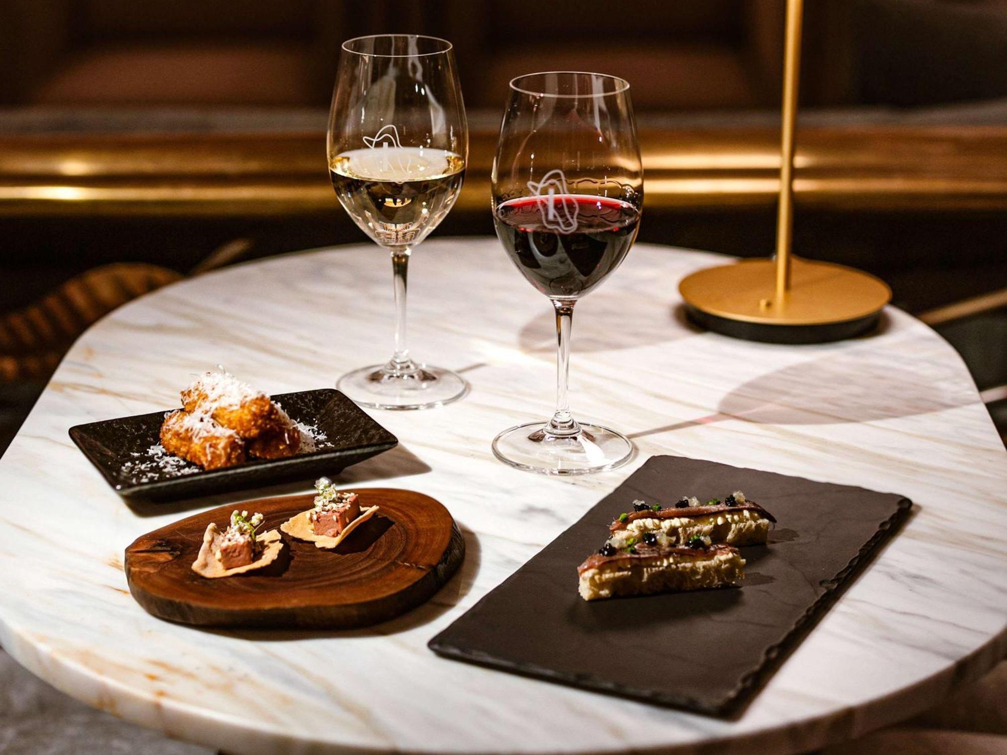 The Playford Adelaide - Mgallery Eksteriør billede Wine and tapas