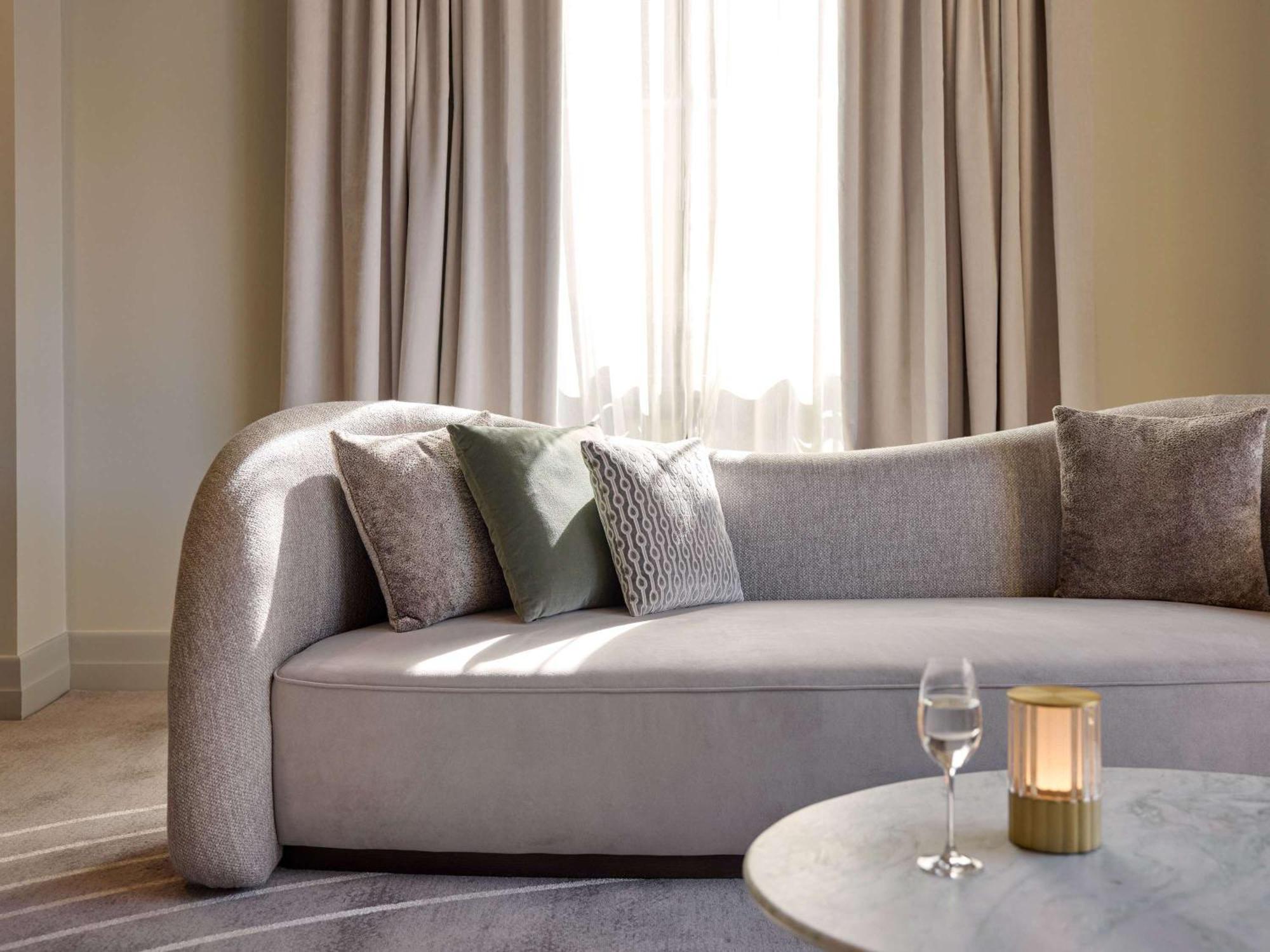 The Playford Adelaide - Mgallery Eksteriør billede A sofa