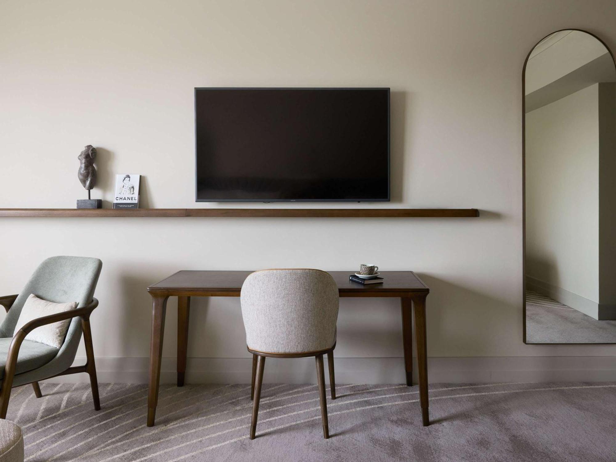 The Playford Adelaide - Mgallery Eksteriør billede A television mounted on a wall