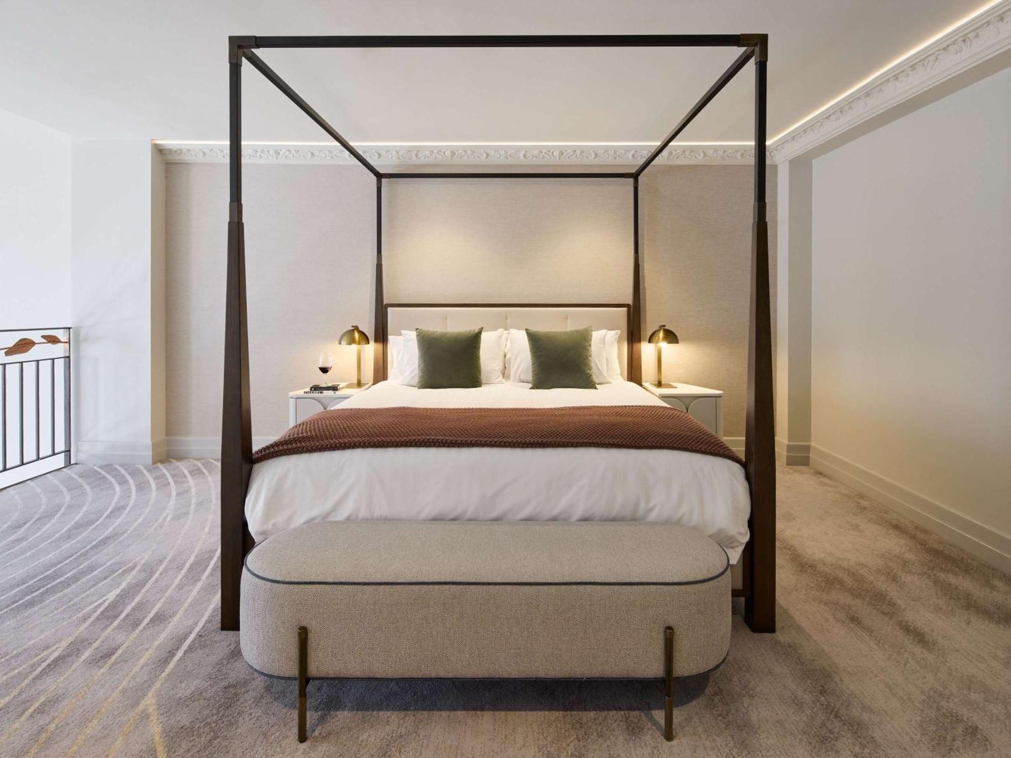 The Playford Adelaide - Mgallery Eksteriør billede A four-poster bed
